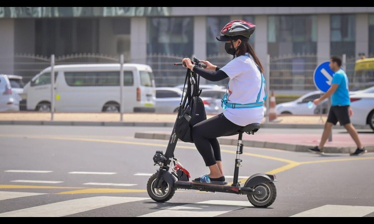 Dubai Police: E-Scooter Riders Face Dh300 Fine for Unsafe Riding